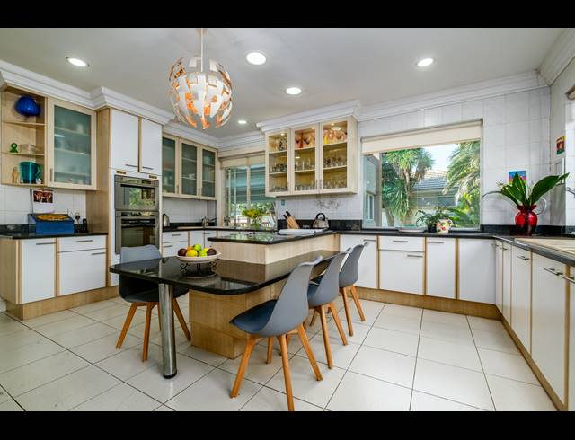 5 BEDROOM HOUSE FOR SALE IN NORTHCLIFF